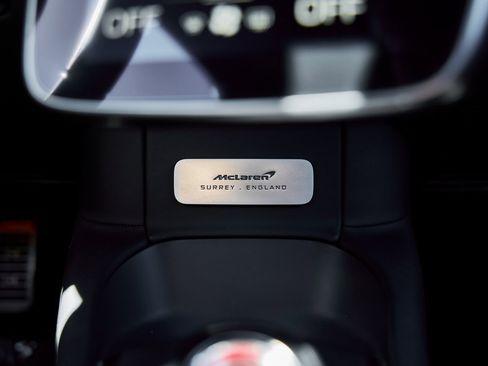 Used 2023 McLaren Artura image 59