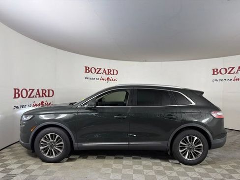 Used 2022 Lincoln Nautilus FWD w/ Premium Package image 5