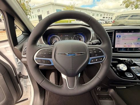 New 2026 Chrysler Pacifica Select FWD image 19