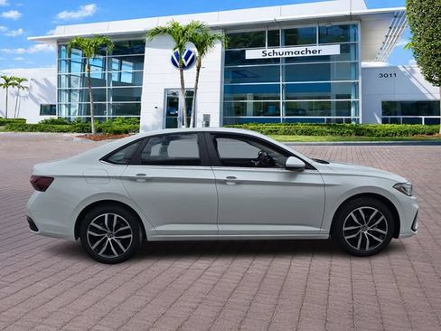 New 2026 Volkswagen Jetta SE FWD image 8