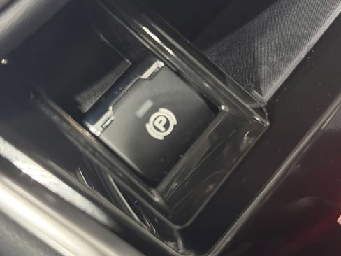 Certified 2024 Subaru Outback Limited image 30