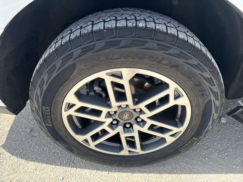 Used 2025 Ford Expedition Active AWD/4WD image 33