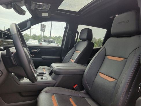 Used 2023 GMC Sierra 1500 AT4 w/ Technology Package AWD/4WD image 12