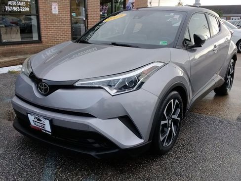 Used 2019 Toyota C-HR XLE image 1