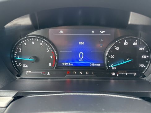 Used 2022 Ford Explorer XLT w/ Equipment Group 202A image 11