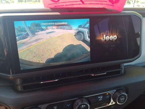 Used 2025 Jeep Wrangler Unlimited Sport AWD/4WD image 24
