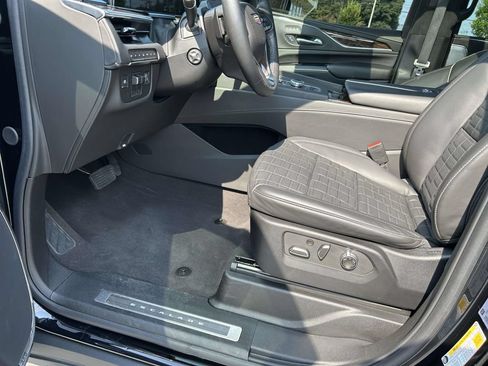 Certified 2024 Cadillac Escalade Sport Platinum w/ LPO, ONYX Package AWD/4WD image 22