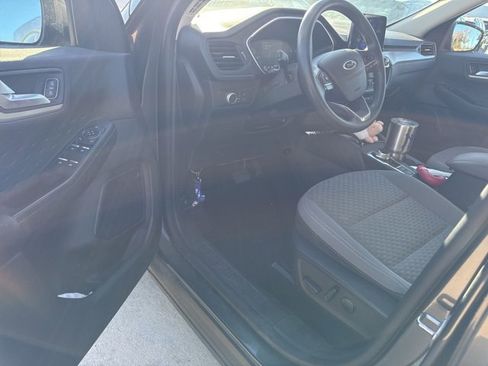 Used 2020 Ford Escape SE image 7