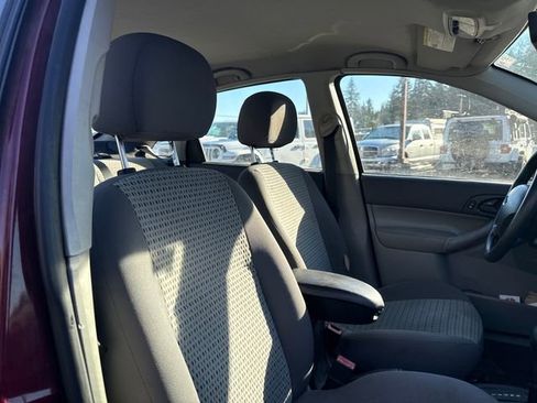 Used 2006 Ford Focus ZX4 Sedan image 9