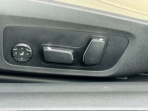 Used 2025 BMW 430i xDrive Coupe w/ Premium Package image 25