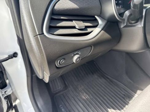 Used 2022 Chevrolet Malibu LT FWD image 25