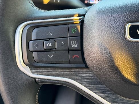 Certified 2024 Jeep Wagoneer L Series II w/ Flexible Seating Group image 25