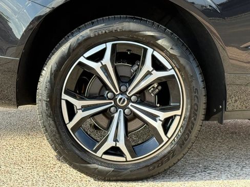 Used 2022 Volvo XC60 B5 Momentum image 27