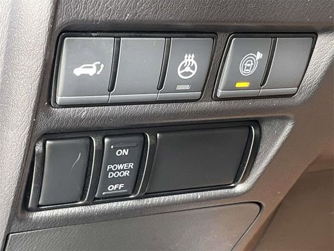 Used 2022 Nissan Armada Platinum w/ Captain's Chairs Package image 33