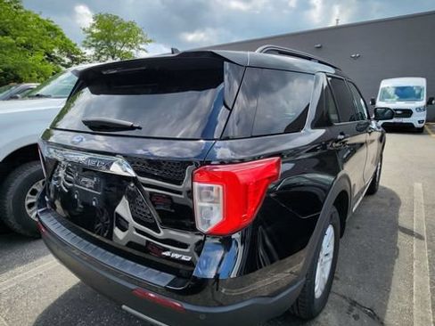 Used 2023 Ford Explorer XLT w/ Equipment Group 202A AWD/4WD image 7