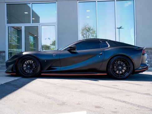 Used 2023 Ferrari 812 GTS RWD image 18
