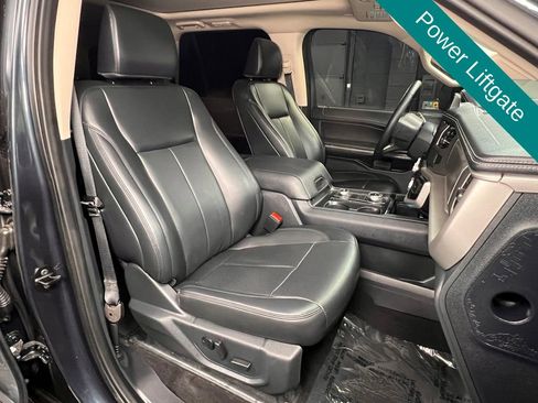 Used 2024 Ford Expedition XLT image 7