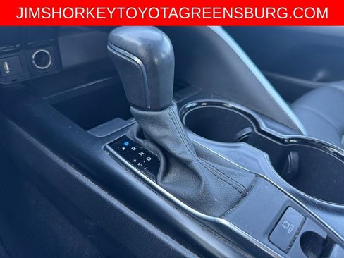 Used 2020 Toyota Camry SE w/ Cold Weather Package AWD/4WD image 18