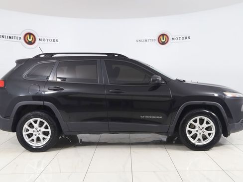 Used 2015 Jeep Cherokee Sport w/ Sport Appearance Group AWD/4WD image 2