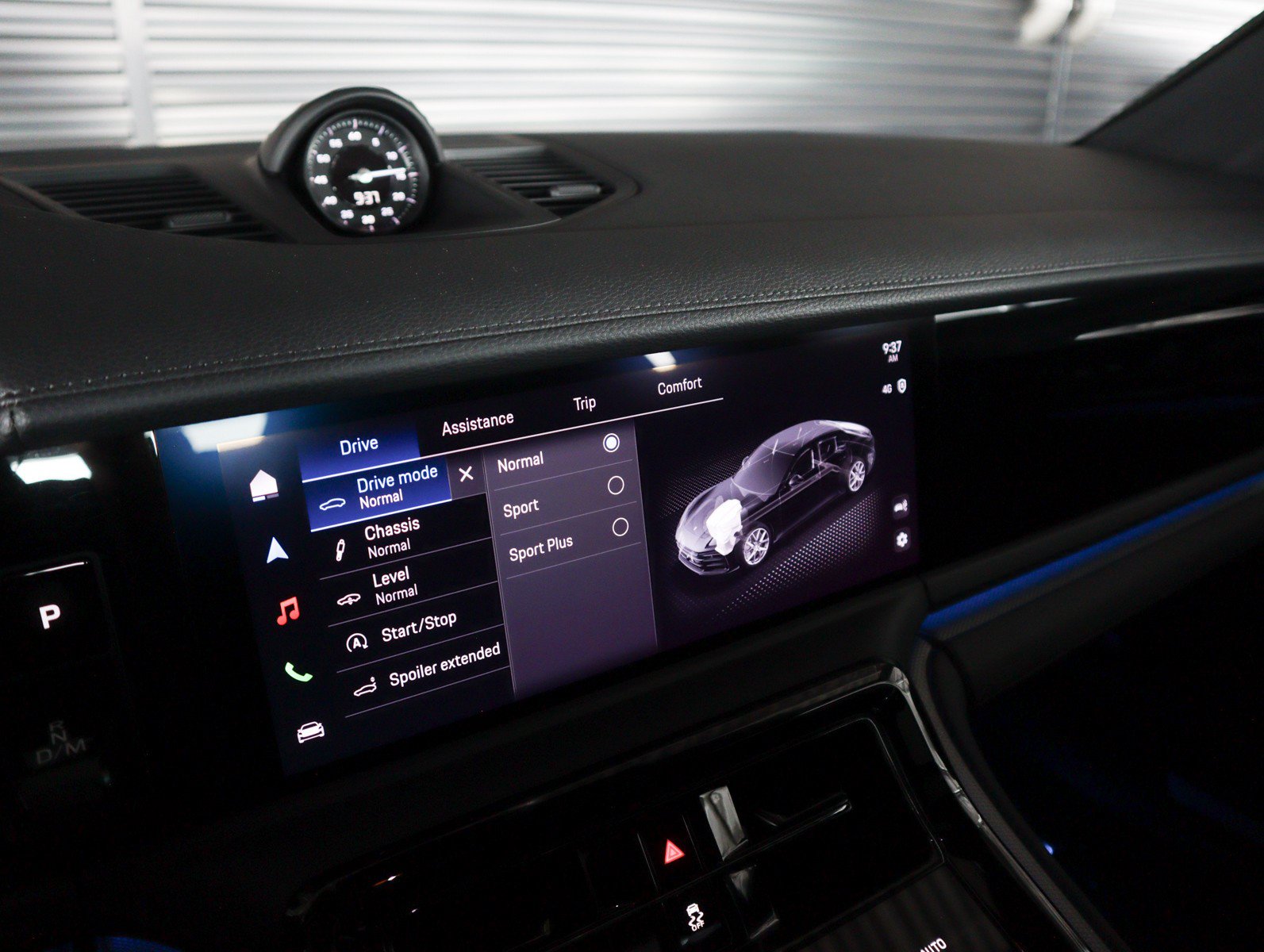Used 2025 Porsche Panamera RWD image 17