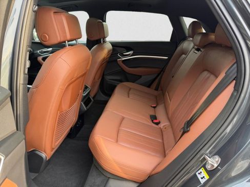 Used 2023 Audi e-tron Premium Plus image 18