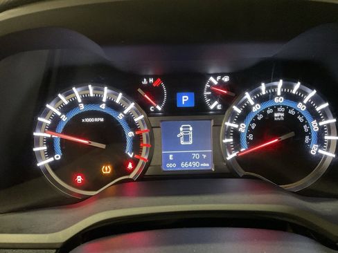 Used 2019 Toyota 4Runner TRD Off-Road image 15