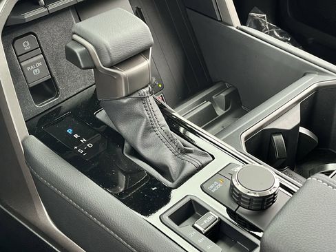 New 2026 Toyota Tundra Limited AWD/4WD image 17