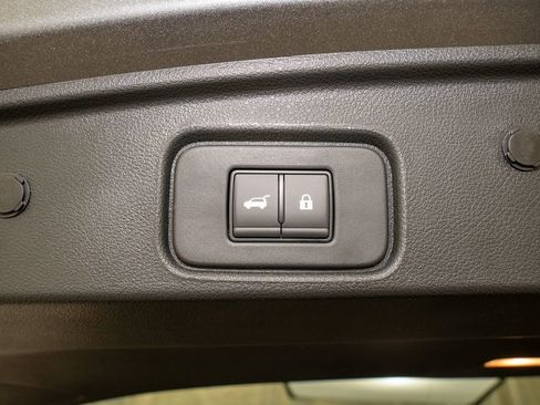 New 2026 Nissan Pathfinder SV image 7