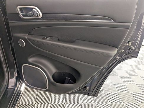 Used 2014 Jeep Grand Cherokee Summit image 32