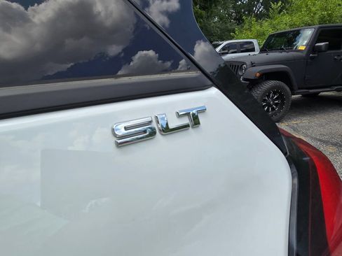 Used 2019 GMC Terrain SLT w/ Preferred Package AWD/4WD image 14
