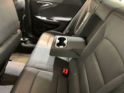 Used 2017 Chevrolet Malibu LT w/ Driver Confidence Package image 5