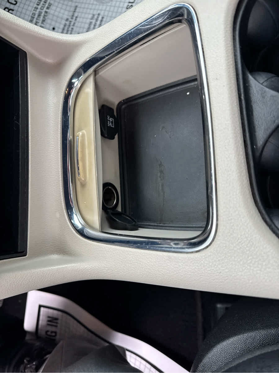 Used 2019 Dodge Grand Caravan SXT FWD image 19