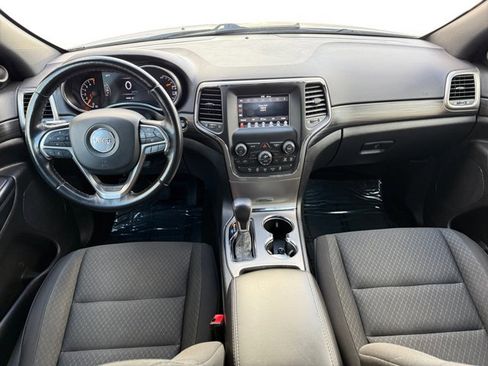 Used 2021 Jeep Grand Cherokee Laredo image 13