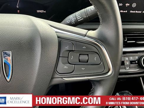Used 2025 Buick Envista Sport Touring image 12