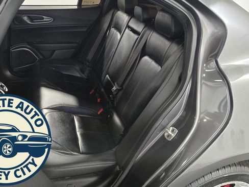 Used 2022 Alfa Romeo Giulia Ti image 22