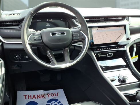 New 2026 Jeep Grand Cherokee Limited w/ Limited Altitude Package image 9