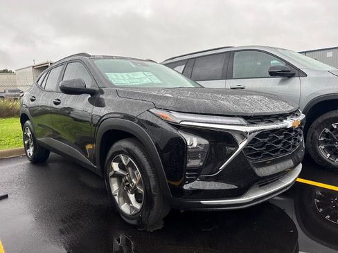 New 2026 Chevrolet Trax LT FWD image 3