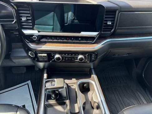Used 2025 GMC Sierra 1500 Elevation w/ Elevation Premium Package AWD/4WD image 12
