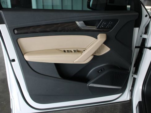 Used 2020 Audi Q5 Prestige AWD/4WD image 44