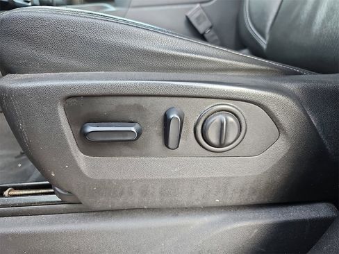 Used 2019 Chevrolet Silverado 1500 LTZ w/ LTZ Premium Package image 29