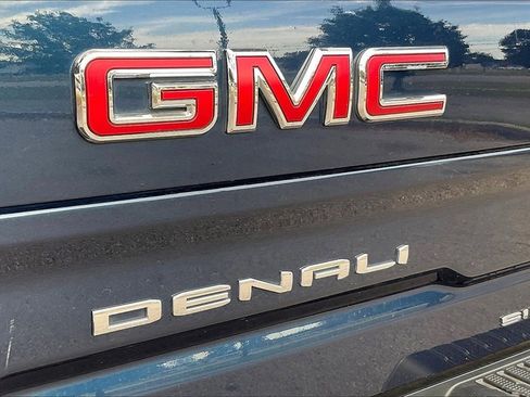 Used 2022 GMC Sierra 1500 Denali image 11
