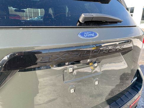 Used 2023 Ford Explorer ST-Line w/ Class IV Trailer Tow Package image 31