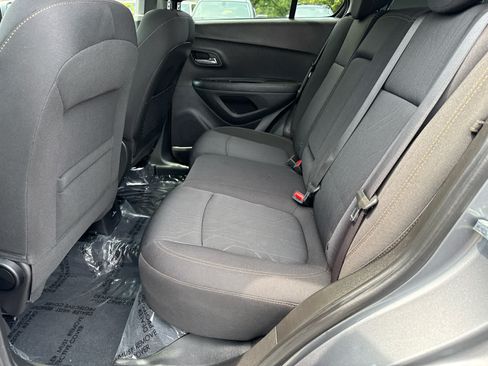 Used 2020 Chevrolet Trax LT FWD image 13