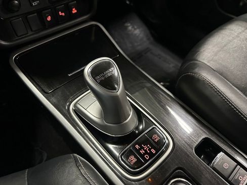 Used 2018 Mitsubishi Outlander GT AWD/4WD image 22