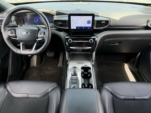 Used 2022 Ford Explorer ST AWD/4WD image 2