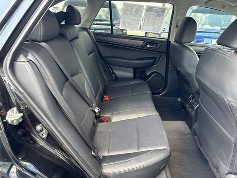 Used 2017 Subaru Outback 2.5i Limited AWD/4WD image 11