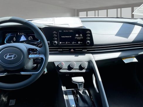 New 2026 Hyundai Elantra SE FWD image 6