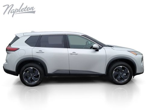 Used 2025 Nissan Rogue SV FWD image 7