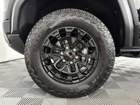 New 2026 GMC Canyon Elevation w/ Convenience Package image 18