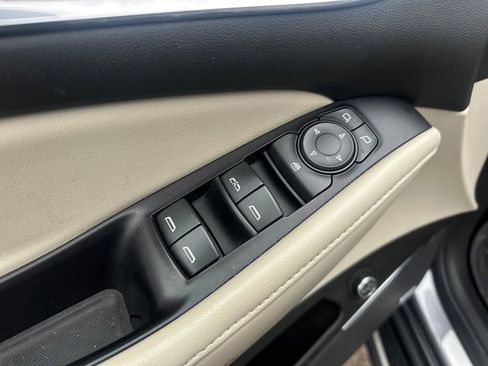 Used 2020 Buick Enclave Essence w/ Sound and Sites Package image 13